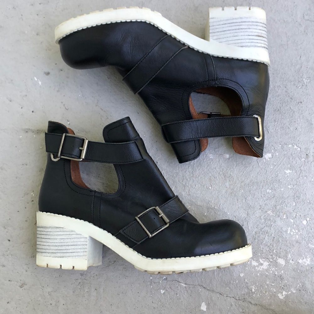 Sixty Seven Tyler Floated Buckle